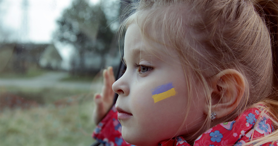 OTP Bank Helps Ukraine та plARTform збирають кошти для дітей героїв України 