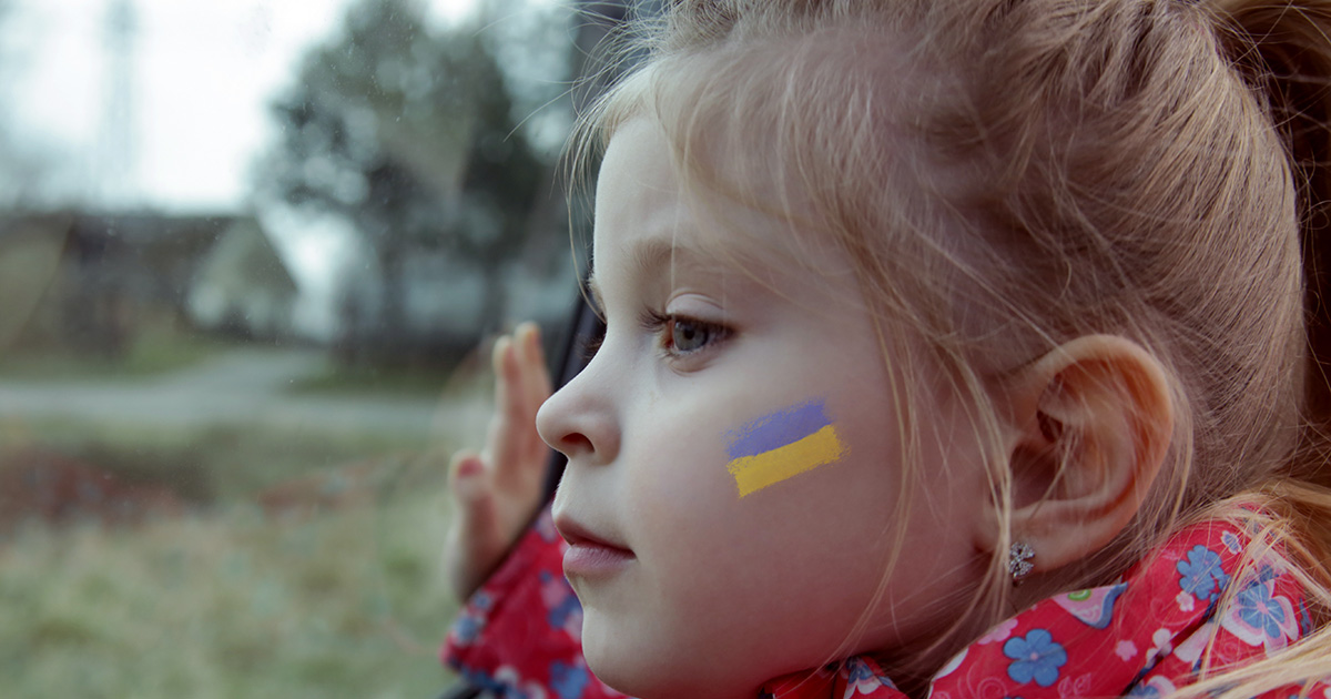 OTP Bank Helps Ukraine та plARTform збирають кошти для дітей героїв України 