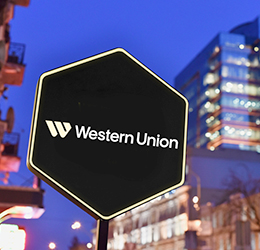 Western Union знизив комісію за перекази, надіслані з польських та ізраїльських банків в Україну до вересня